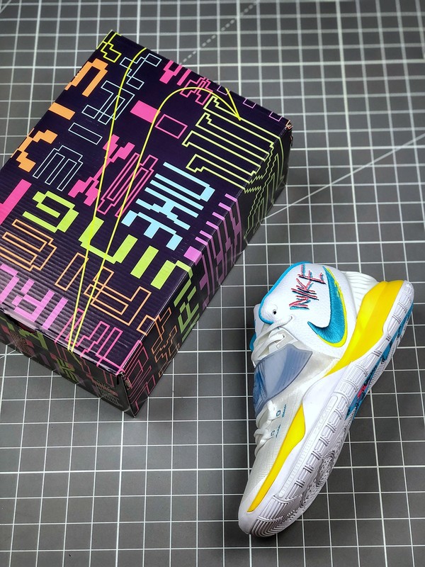 Kyrie hot sale graffiti shoes